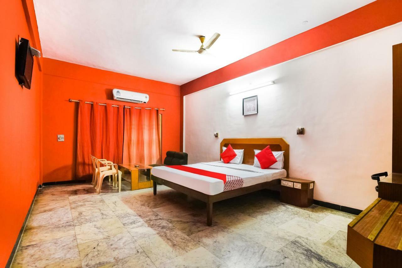Oyo 48251 Dsr Grand Hotel Krishnagiri Exterior foto
