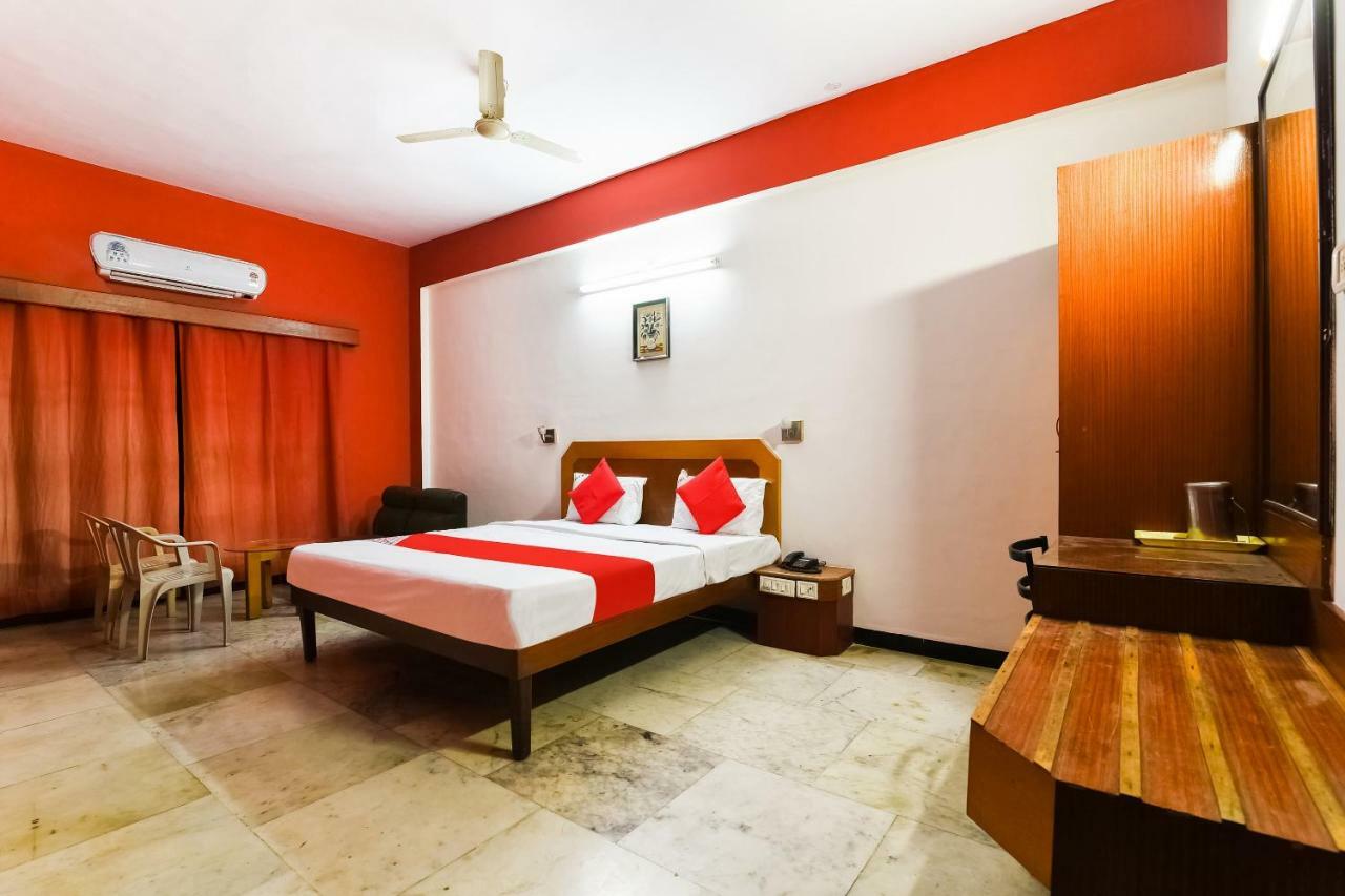Oyo 48251 Dsr Grand Hotel Krishnagiri Exterior foto
